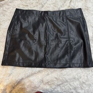 American Eagle Faux Leather A-Line Skirt Womens 20 Plus Black Zip Pockets NWT